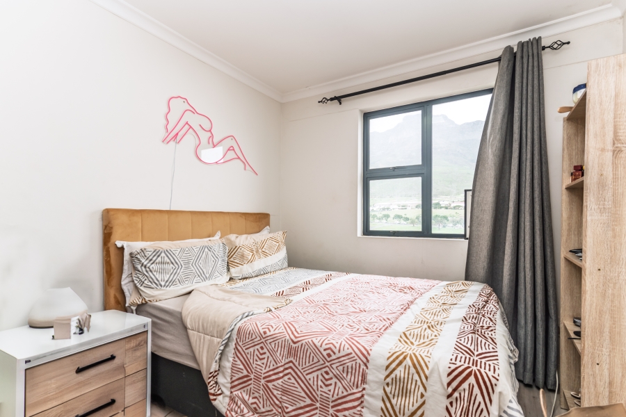 2 Bedroom Property for Sale in Zonnebloem Western Cape